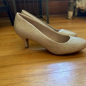 Gold Pumps